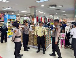 Subsatgas Obvit Polda Riau Patroli ke Pusat Perbelanjaan dan Pasar Ramadhan