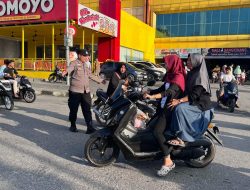 Polres Kampar Amankan Pasar Ramadhan Bangkinang, Jamin Ketertiban dan Kelancaran Arus Lalin   