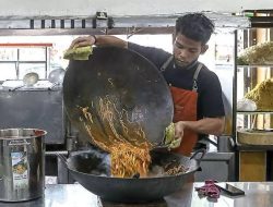 Hutama Karya Rekomendasikan Masyarakat Berburu Takjil di Sekitar Jalan Tol Trans Sumatera