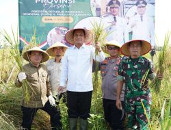Kodim 0509 Ukir Sejarah Swasembada Panen Raya Padi Bersama 14 Provinsi