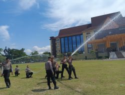 Fokus Pada Pendekatan Humanis, Polda Riau Latihan Taktis Hadapi May Day 2025 