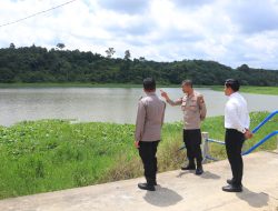 Kapolres Kampar Cek Kesiapsiagaan Embung Sungsang, Antisipasi Kebakaran Lahan di Musim Kemarau