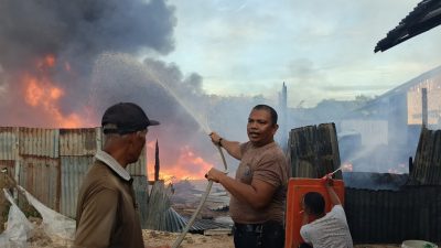 Kolaborasi Warga, Polisi dan Pemerintah Atasi Kebakaran di Kecamatan Singingi