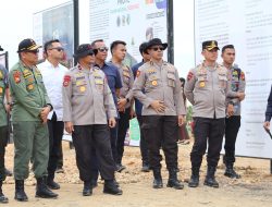 Wakapolda Riau Dampingi Kunjungan Tim PKH ke Taman Nasional Tesso Nilo, Dialog dan Reboisasi Tanaman yang Dirambah