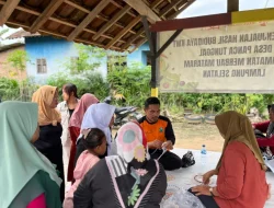 Gandeng DLH Lamsel, HKA Ruas Tol Bakter Lakukan Inovasi Pengolahan Sampah Plastik menjadi Kursi