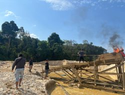 Musnahkan 4 Rakit, Polsek Singingi Kembali Menunjukkan Komitmennya Memberantas Aktivitas PETI