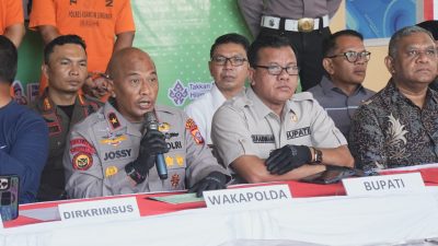 Wakapolda Riau Pimpin Konferensi Pers Operasi PETI Kuantan 2025