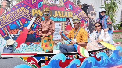 Pertama Kali Lihat Pacu Jalur, Dubes Mozambik Terpukau