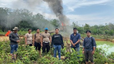 Polsek Kuantan Hilir Tertibkan PETI, 9 Rakit Dimusnahkan di Wilayah Kuantan Hilir Seberang ko