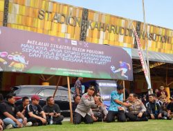 Jelang Laga PSPS Pekanbaru VS Sriwijaya FC, Kapolda Riau Doa dan Makan Bersama Suporter di Stadion Kaharuddin Nasution