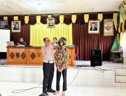 Police Goes to School SMPN 1 Mempura, Satlantas Polres Siak Bagikan Helm dan Edukasi Keselamatan Berlalu Lintas
