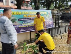 Dukung Program Unggulan Kapolda Riau, Polres Kuansing Laksanakan Penanaman Bibit Pohon Serentak di Berbagai Lokasi