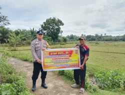 Polres Kuansing Intensifkan Pemasangan Poster dan Penyebaran Maklumat Larangan PETI di Seluruh Polsek Jajaran