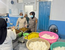 Tim Pemeriksaan Dapur SPPG Polres Kuansing Pastikan Kualitas Makanan 950 Siswa Penerima Manfaat
