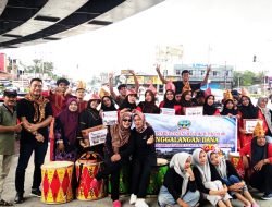 GALANG DANA BENCANA ALAM MANINJAU, GROUP KESENIAN TRADISIONAL DAN IKTR PEKANBARU KEMBALI TURUN KEJALAN DI FLY OVER PASAR PAGI ARENGKA