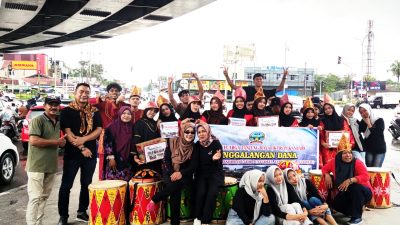 GALANG DANA BENCANA ALAM MANINJAU, GROUP KESENIAN TRADISIONAL DAN IKTR PEKANBARU KEMBALI TURUN KEJALAN DI FLY OVER PASAR PAGI ARENGKA