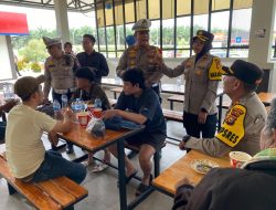 Kapolres Siak Sapa Pemudik di Rest Area KM 45 Kandis, Pastikan Arus Nataru Aman dan Nyaman