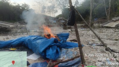 Musnahkan Puluhan Rakit, Satreskrim Polres Kuansing Tertibkan PETI di Perkebunan Pemda Desa Jake