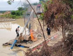 Polsek Kuantan Hilir Tertibkan PETI, 10 Rakit Tambang Ilegal Dimusnahkan