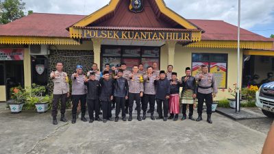Kunker di Polsek Kuantan Hilir, Kapolres Kuansing Tekankan Pelayanan Humanis dan Profesionalisme