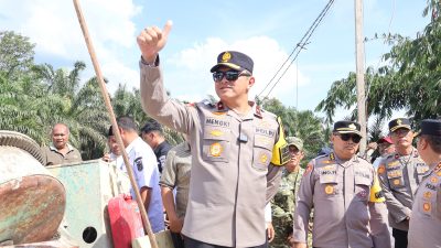Wakapolda Riau Tinjau Pembangunan Jembatan Presisi Polri dan Rumah Layak Huni di Pelalawan