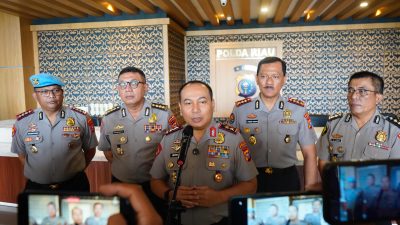 Polda Riau, Polres dan Polsek Jajaran Serentak Melaksanakan Tes Urine