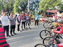 Kapolsek Tualang Lepas Rombongan Gowes, Ajak Masyarakat Hidup Sehat dan Jaga Kamtibmas