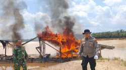 Kolaborasi Polisi dan TNI Respon Laporan Warga Soal PETI, 12 Rakit Dimusnahkan