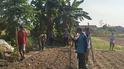 Program Polisi Cinta Petani di Kawasan Pelabuhan Pekanbaru Perkuat Ketahanan Pangan