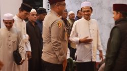 Tausiyah Subuh Bersama UAS, Kapolres Kampar Jalin Silaturahmi dengan Jamaah Masjid Hj Rohana