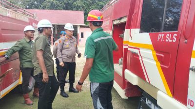 Antisipasi Karhutla, Kapolsek Kerumutan Verifikasi dan Cek Peralatan Pemadam Kebakaran