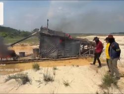 Respons Cepat Laporan Call Center 110, Polsek Singingi Hilir Musnahkan Rakit PETI di Pulau Pramuka