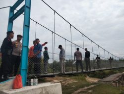 Polsek Kuantan Tengah Lepas Personel Brimob dan Teknisi Usai Rampungkan Pembangunan Jembatan Merah Putih Presisi
