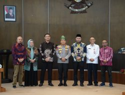 Polda Riau Raih Dua Penghargaan Keterbukaan Informasi, Kapolda: Kado Istimewa Hari Bhayangkara ke-80