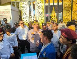 Aksi Mahasiswa di DPRD Riau Sempat Ricuh, Polisi Jelaskan Kronologi dan Selidiki Dugaan Pemukulan Peserta Aksi