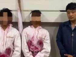 Ingin Viral di Media Sosial, 2 Pemuda Berpakaian Ala Pocong Keliling Kota Taluk Kuantan