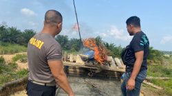 Polsek Kuantan Hilir Tertibkan Aktivitas PETI, 9 Rakit Dimusnahkan