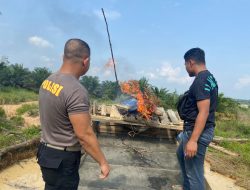 Polsek Kuantan Hilir Tertibkan Aktivitas PETI, 9 Rakit Dimusnahkan
