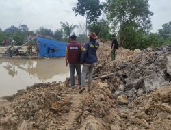 Polsek Singingi Hilir Tertibkan PETI di Desa Sungai Paku, 3 Rakit Dompeng Dimusnahkan