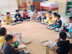 SPPG Polres Kuansing Salurkan 2.325 Porsi Makan Bergizi Gratis, Dukung Terciptanya Generasi Sehat dan Berkualitas