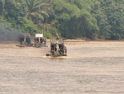 Polsek Cerenti Tertibkan Aktivitas PETI di Sungai Kuantan, 1 Unit Dompeng Dimusnahkan Meski Sempat Dihadang Warga
