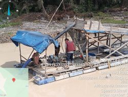 Pemberantasan PETI Terus Digencarkan, Polsek LTD Musnahkan 1 Rakit Dompeng di Perkebunan Sawit
