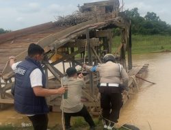 Polsek Pangean Tertibkan Aktivitas PETI di Desa Tanah Bekali, 2 Rakit Dimusnahkan