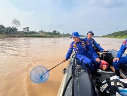 Green Policing di Arena Pacu Jalur, Ditpolairud Polda Riau Bersihkan Sampah di Tepian Narosa