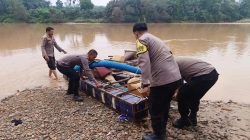 Jaga Kelestarian Sungai Batang Kuantan, Polsek Hulu Kuantan Tertibkan 2 Rakit PETI