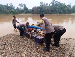 Jaga Kelestarian Sungai Batang Kuantan, Polsek Hulu Kuantan Tertibkan 2 Rakit PETI