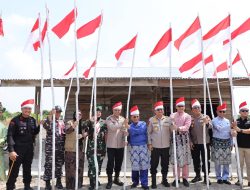 Ekspedisi Merah Putih Presisi Polda Riau Tanam 810 Mangrove dan Salurkan Bantuan untuk Masyarakat Pesisir Sinaboi