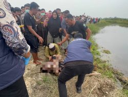 Polsek Singingi Evakuasi Mayat Pria di Danau Rawa Kebun Lado
