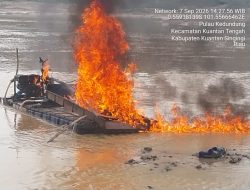 Tindaklanjuti Laporan 110, Polsek Kuantan Tengah Musnahkan Rakit PETI di Sungai Kuantan