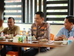 Ngopi Bareng Wartawan, Kapolres Kuansing Bahas Karhutla dan Siapkan 1.000 Pohon